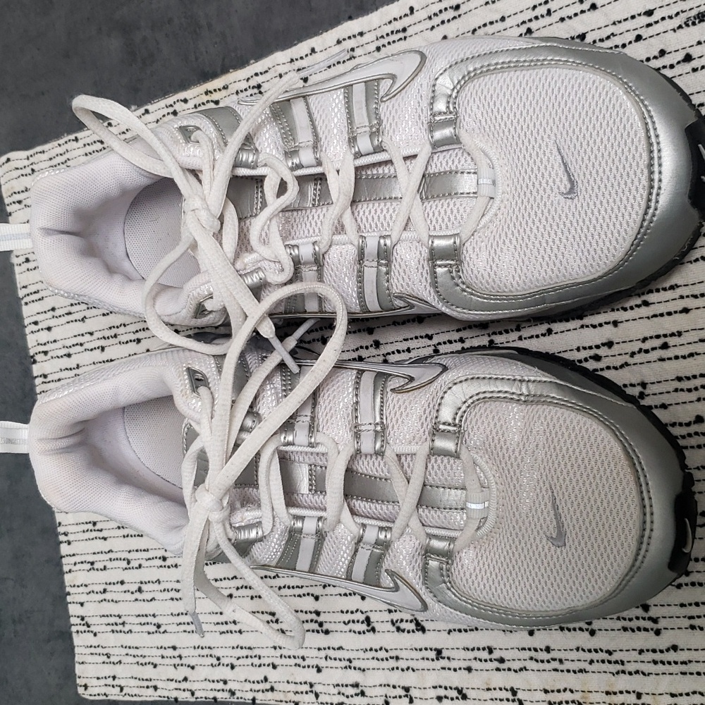 Women's Nike Air Max 8.5